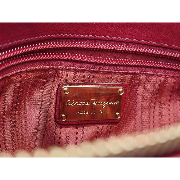 Salvatore Ferragamo Red Leather Hobo Handbag Made In Italy RARE purse NICE - Picture 6 of 8